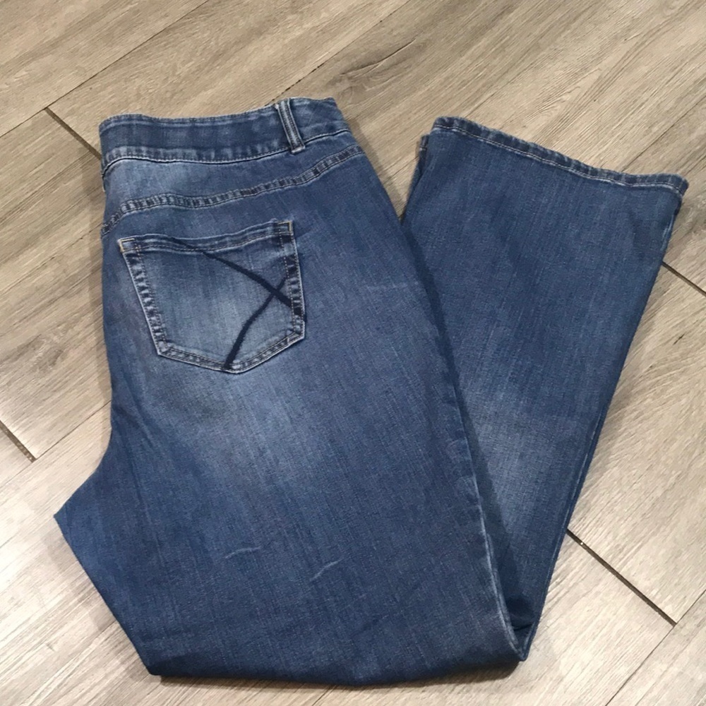 Lane‎ Bryant Bootcut Tighter Tummy Technology Light Wash Jeans size 18